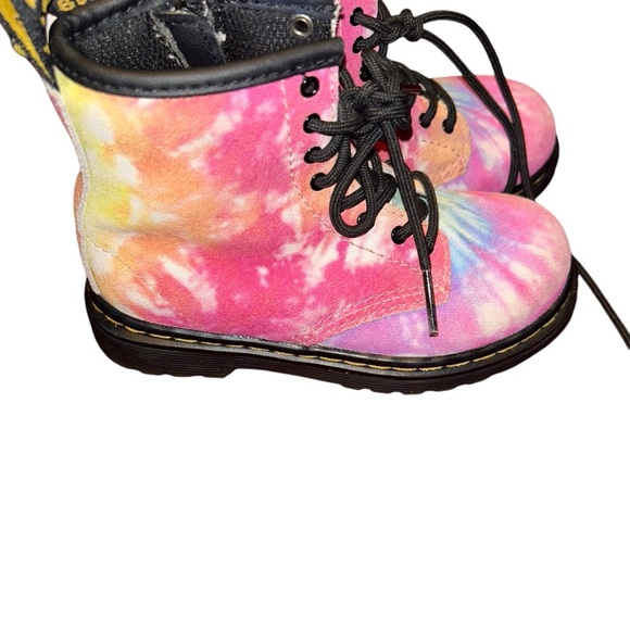 DR. MARTENS TODDLER 1460 TIE DYE RAINBOW LACE UP BOOTS kids size 9 - Picture 2 of 6